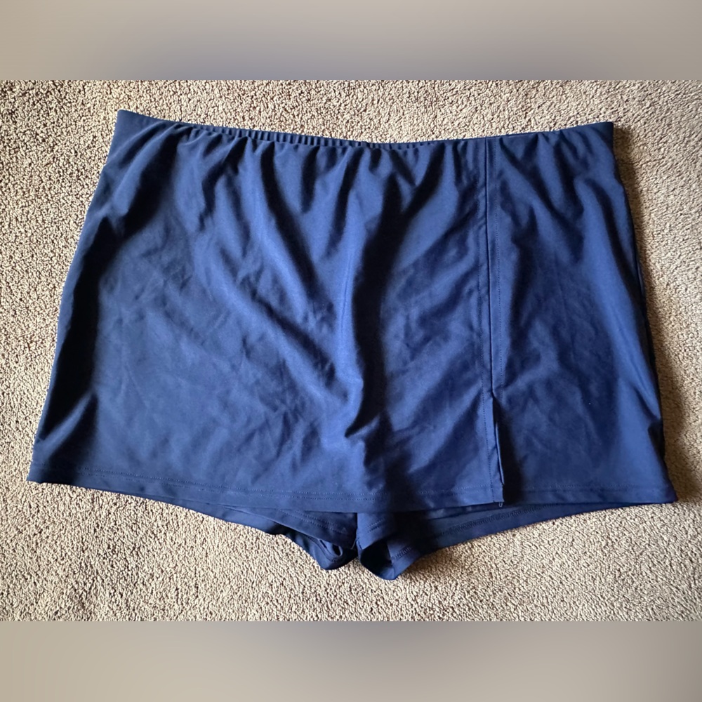 🍉Swimsuits for All swim skirt/short 20 NWOT navy 14” hem skirt front short back